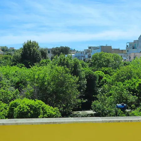 La Terrazza Incantata Private Access To The アパート プロチーダ