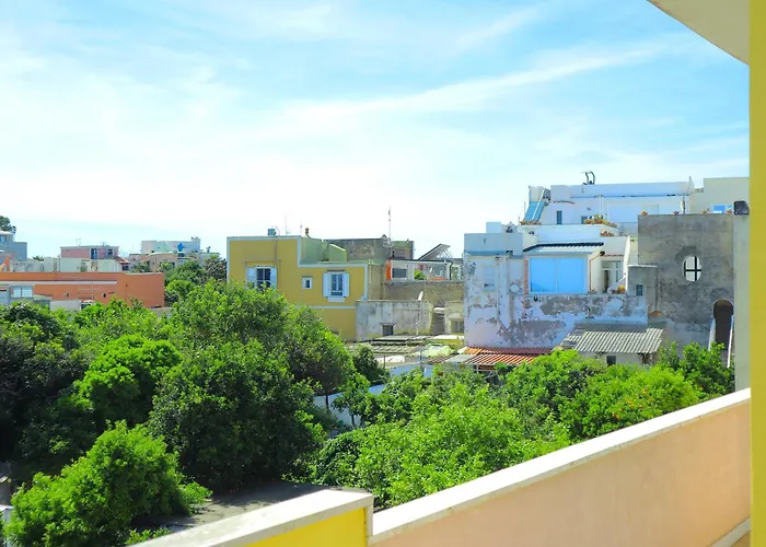 La Terrazza Incantata Private Access To The Lejlighed Procida